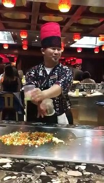 Un cuistot japonais vraiment très drôle et surdoué