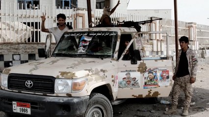 الإمارات تواصل تعزيز حضورها العسكري بعدن.. فما دلالات ذلك؟