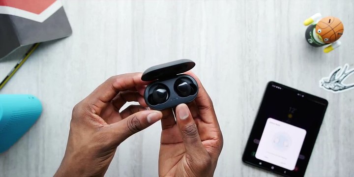 Samsung Galaxy Fold Unboxing Magnets!