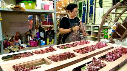 7est- Artista nacional Graciela Fournier convierte la basura en arte reciclada-050919