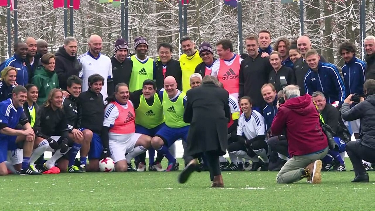 Maradona vuelve a Argentina como DT de Gimnasia de La Plata