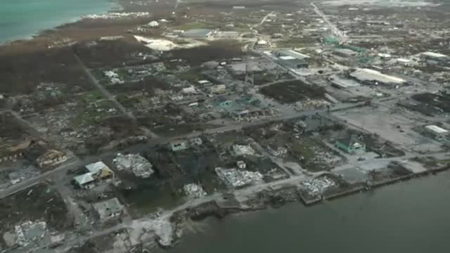 Dorian golpea ya Estados Unidos, con el ojo del huracán cerca de Carolina del Norte