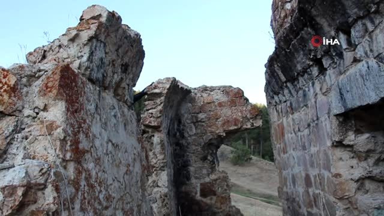 Tarihi kilise defineciler tarafından yok edildi