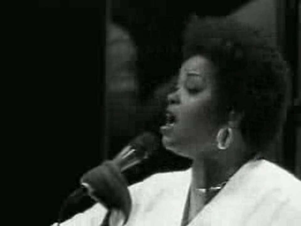 Jill Scott - He Loves Me (Live)