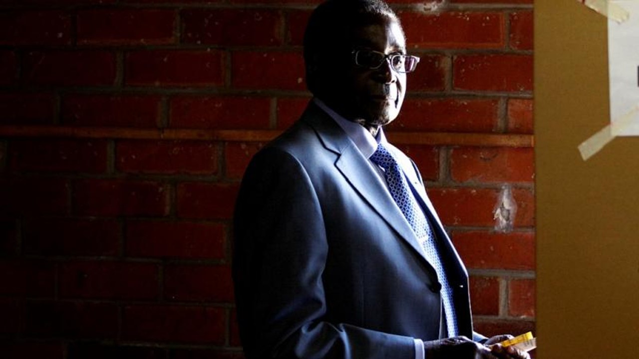 Zimbabwe's ex-president Robert Mugabe dies in S...