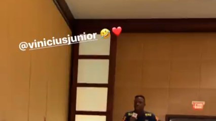 Vinicius Jr bailando con la selección brasileña. Vídeo (@lucaspaqueta)