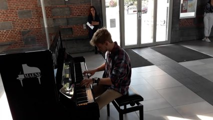 Tournai piano dans la gare 06.09.2019 -3