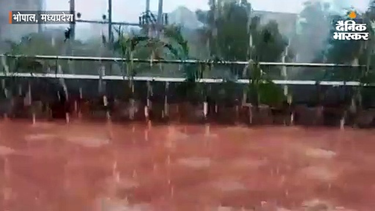आधे घंटे तेज बारिश; थोड़ी देर के लिए छाया अंधेर...