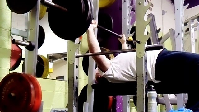 Bench training. No progress, stagnation.