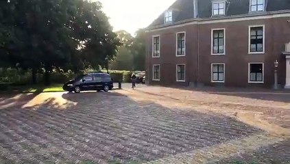 bisikletle okula giden hollanda prensesi