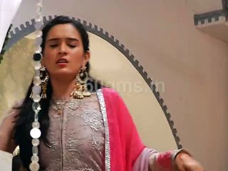 Yeh Rishta Kya Kehlata Hai | Naira Saved to Vedika From Falling | ये रिश्ता क्या कहलाता है