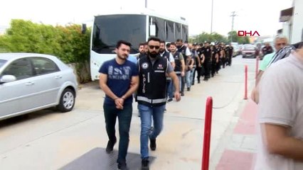 Adana fetö operasyonunda yakalanan şüphelileri adliyeye sevk edildi
