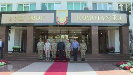 Milli Savunma Bakanı Akar, Malatya’da birlik komutanlarıyla bir araya geldi