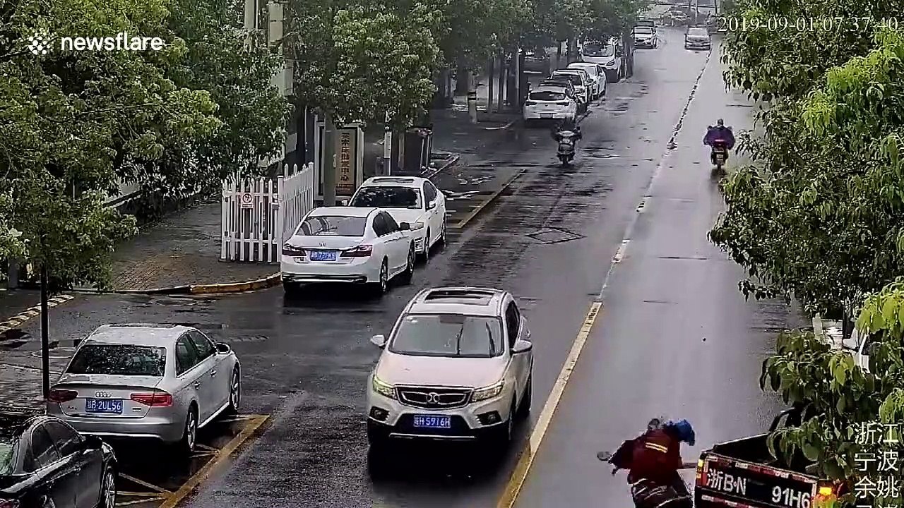 Sauvée par son casque après un choc en scooter !