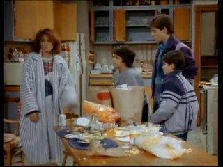 Valerie (The Hogan Family) 009. Sick House