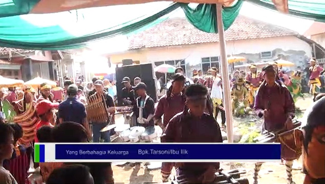 traditional arts of West Java"Angkung"