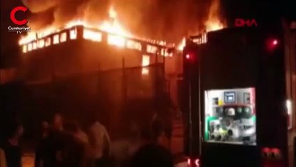 İstanbul'da yatak fabrikası küle döndü