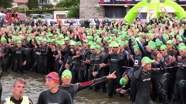 Triathlon XL de Gérardmer - L'impressionnant départ dans le lac