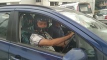अलीगढ़: कार में हेलमेट ना पहनने पर ट्रैफिक पुलिस ने शख्स का काटा चालान, पुलिस दे रही है ये सफाई