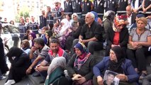 Diyarbakır hdp önündeki oturma eyleminde 5'inci gün; aile sayısı 13'e çıktı