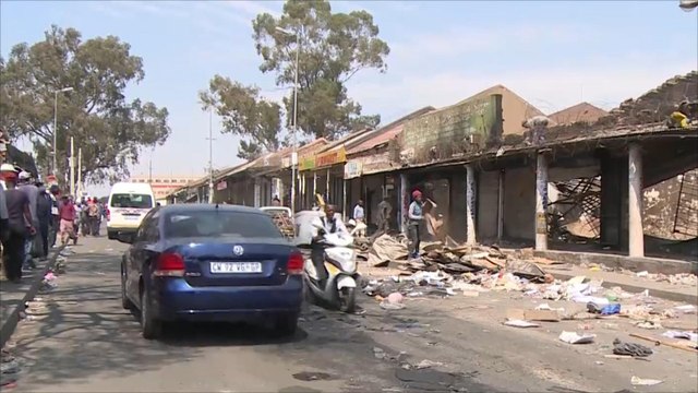 هدوء حذر بجوهانسبورغ بعد الاعتداء على متاجر الأجانب