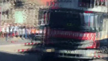 Fatih'te metruk binada yangın