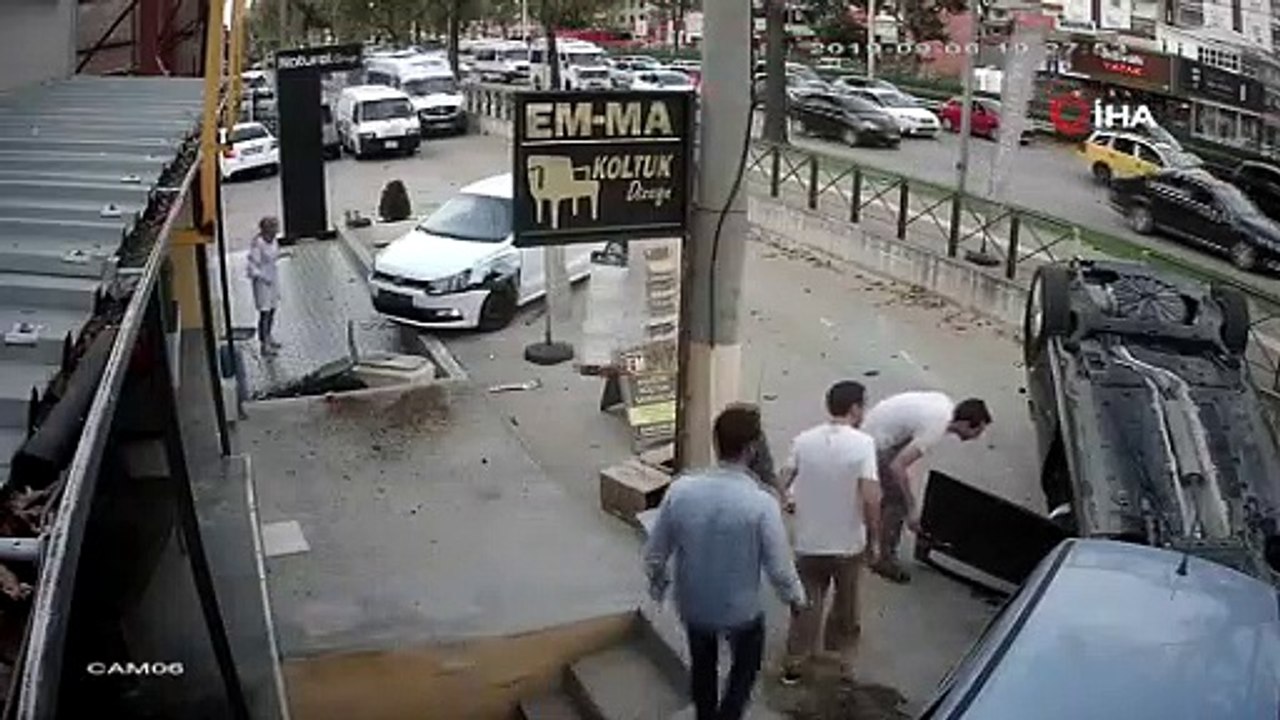 Kazanın etkisiyle takla atan araba güvenlik kamerasında