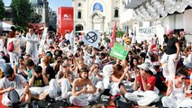 معترضان به تغییرات اقلیمی بر روی فرش قرمز جشنواره فیلم ونیز