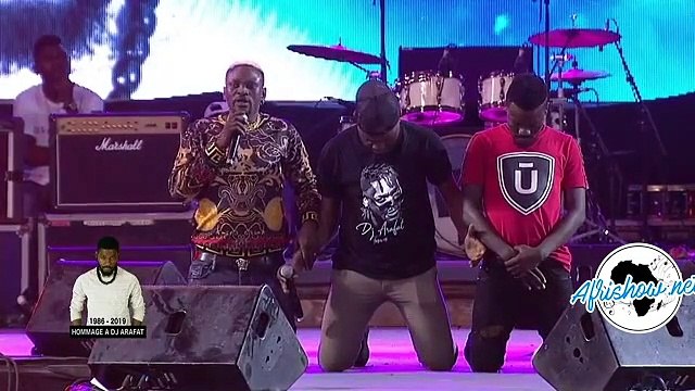 Arafat For Ever - Impossible pour Ramatoulaye de faire de l'humour à la veillée de DJ ARAFAT