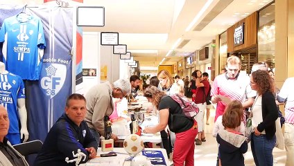 Le mouvement sportif grenoblois s'est donné rendez-vous à Grand'Place ce samedi