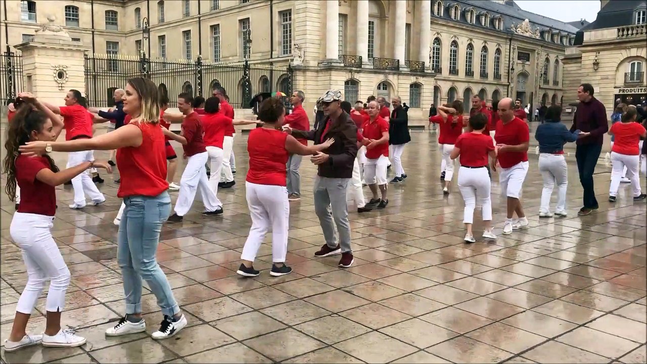 Flashmob place de la Libération Dijon