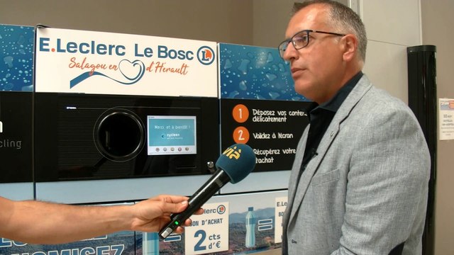 Recyclage des bouteilles en plastique au Centre Leclerc du Bosc