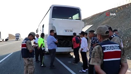 Erzincan'da faciadan dönüldü... İçerisinde 30 yolcu bulunan otobüs yandı