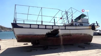 Çanakkale'de trol teknesinin çarptığı teknedeki 10 kişi ölümden döndü