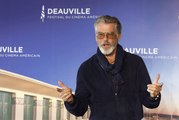 Il s'est marié sur la musique de James Bond et le rencontre à Deauville