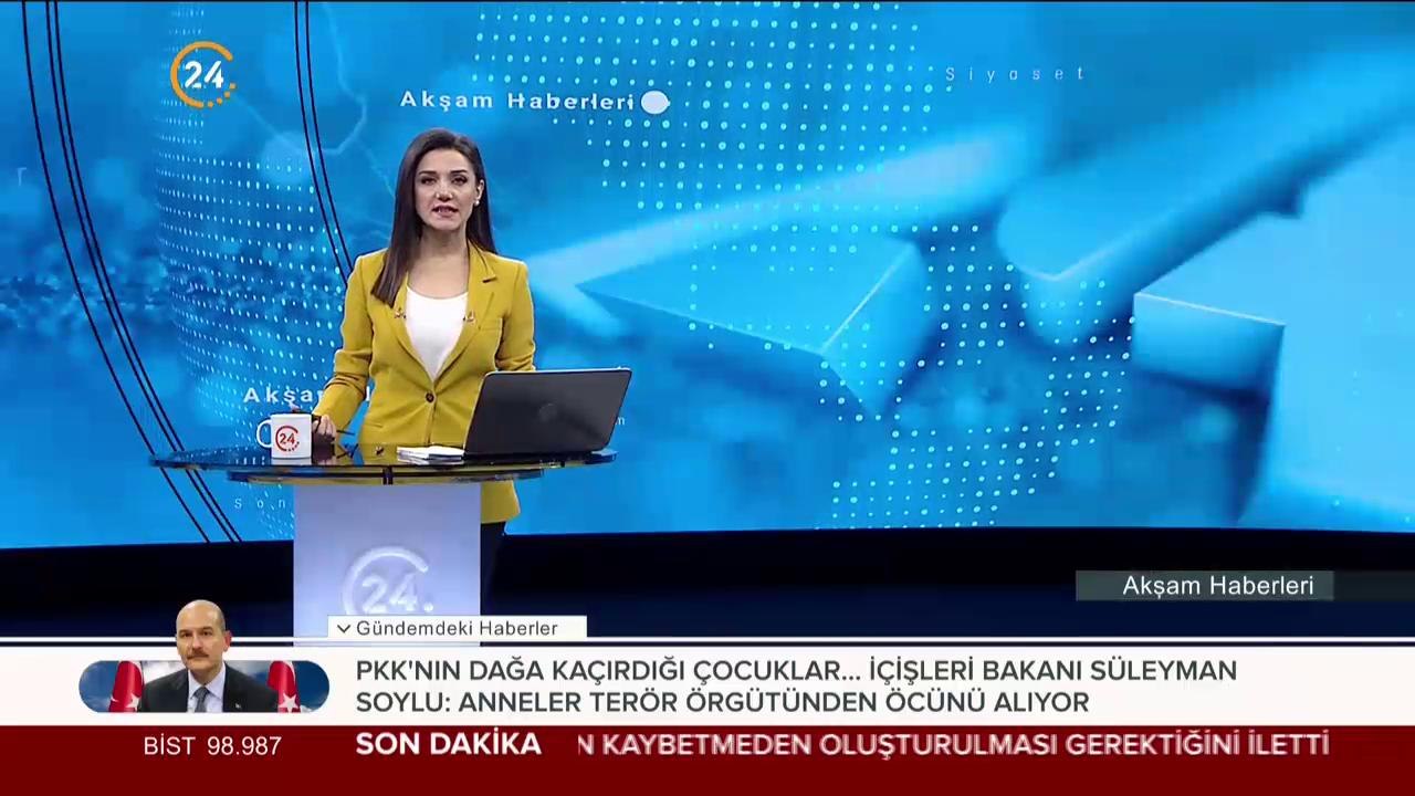 35 yıldır taş plak biriktiriyor