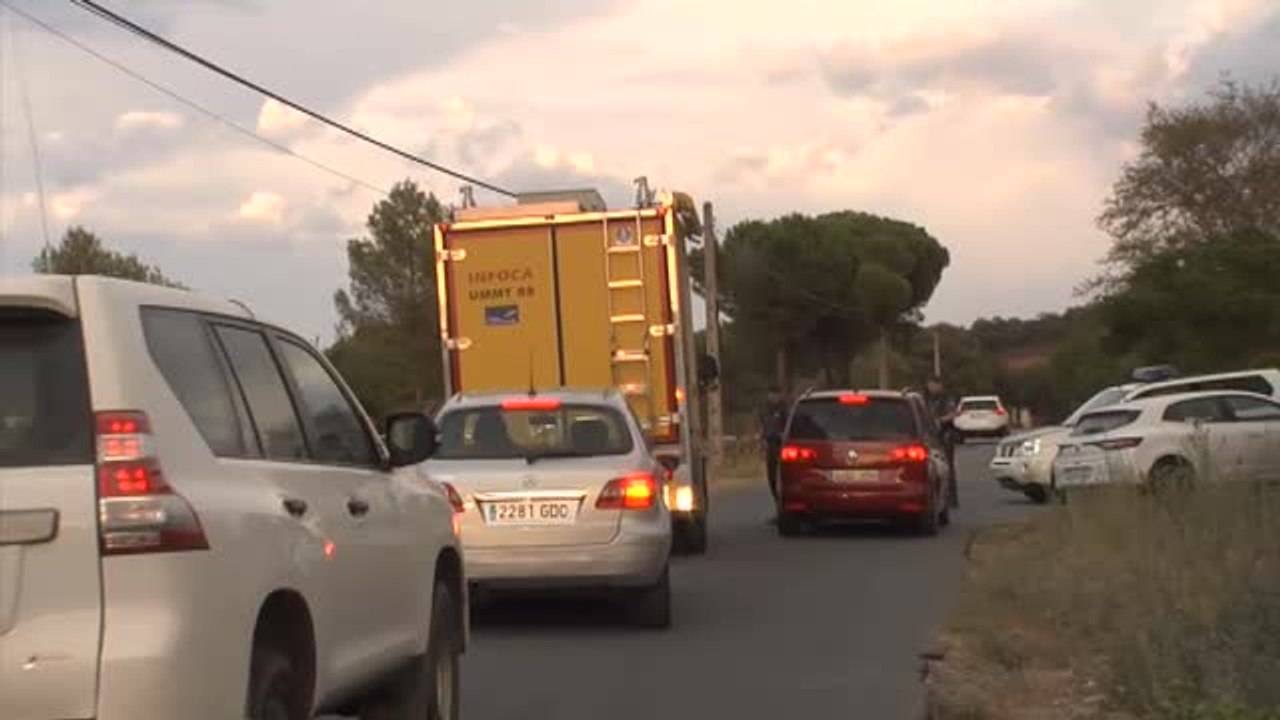 Un incendio forestal en la localidad sevillana de El Ronquillo obliga a evacuar a medio centenar de vecinos