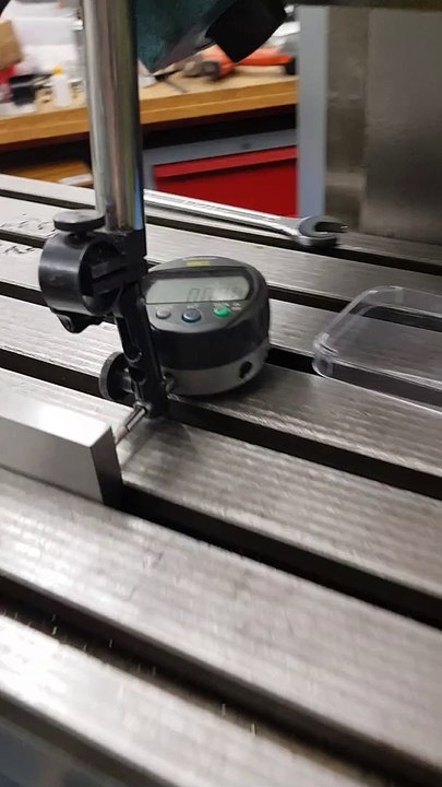 Aciera F5 Nutenparallelität zu Verfahrbewegung in X