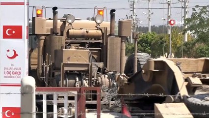 Kara devriyesine saatler kala sınıra zırhlı araç sevkiyatları sürüyor