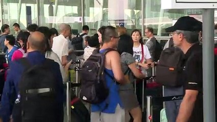Despliegue policial en Hong Kong frustra acción de manifestantes en el aeropuerto