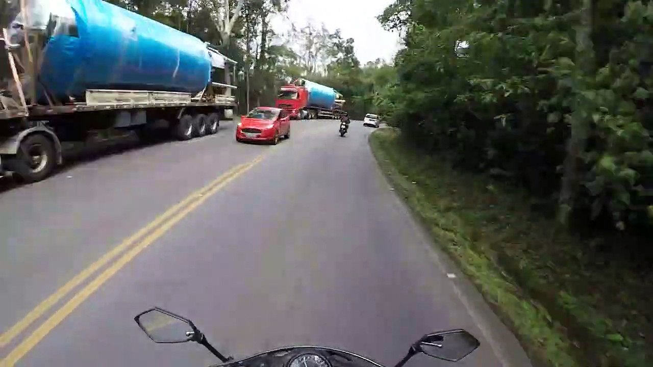 Primeira vez dela na Serra - Com uma moto