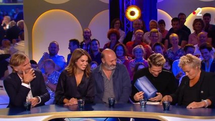 Muriel Robin se prend un morceau du décor de On n'est pas couché sur le pied
