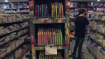 Veliler ellerine malzeme listesini alıp kırtasiyenin yolunu tuttu