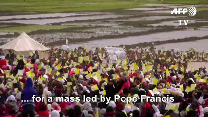 Madagascar: Pope arrives to deliver mass to vast crowd
