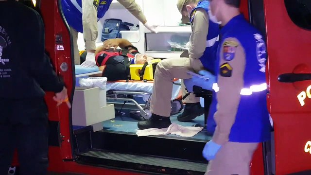 Forte colisão de trânsito deixa duas pessoas feridas na BR-277