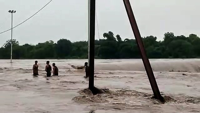 कालिसिंध नदी उफान पर