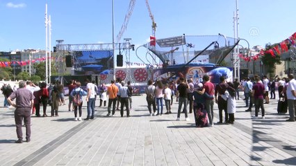Taksim'de serbest uçuş heyecanı - İSTANBUL
