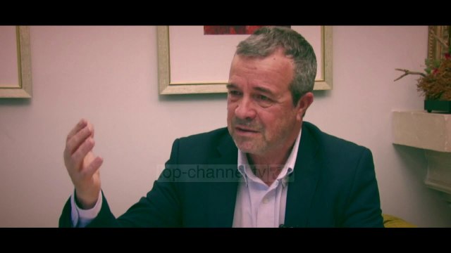 Fotografi në kohën e diktaturës/Rikthehet sonte Exclusive me një dokumentar për Petrit Kumin