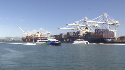 한은 "글로벌 교역 2개월째 감소...금융위기 후 처음" / YTN