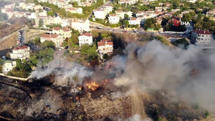 Beylikdüzü'nde otluk alanda yangın